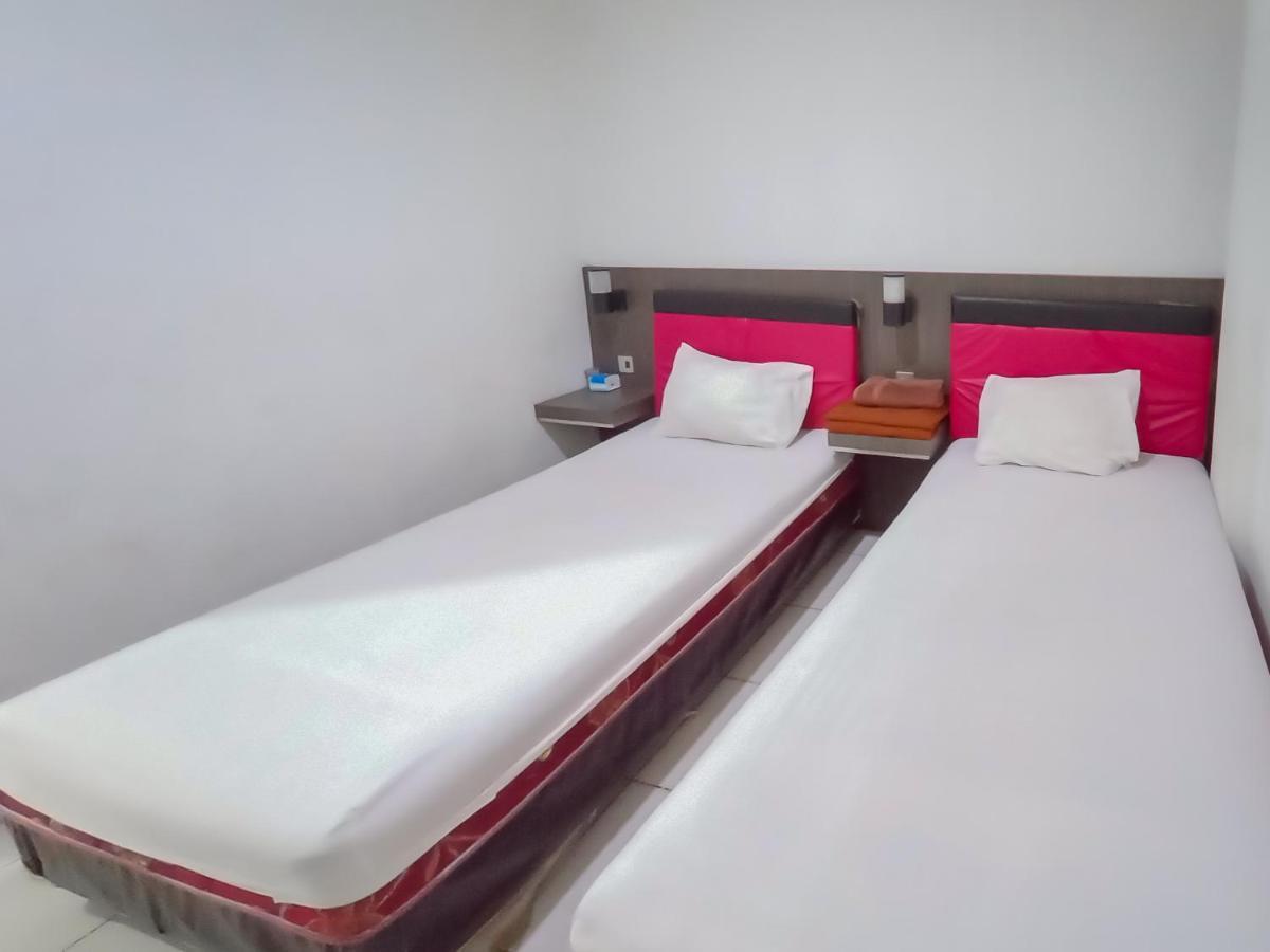 Reddoorz Syariah Near Q-Mall Banjarbaru Martapura  外观 照片